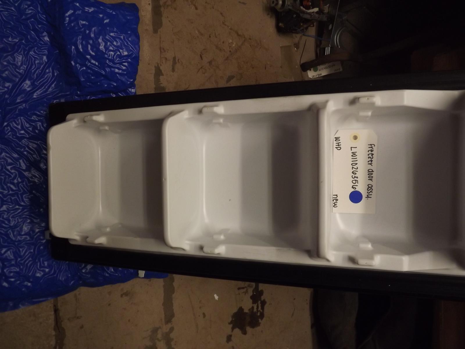Whirlpool Refrigerator LW11026356 Freezer Door Assembly New *SEE NOTE* Whirlpool Refrigerator LW11026356 Freezer Door Assembly New *SEE NOTE*